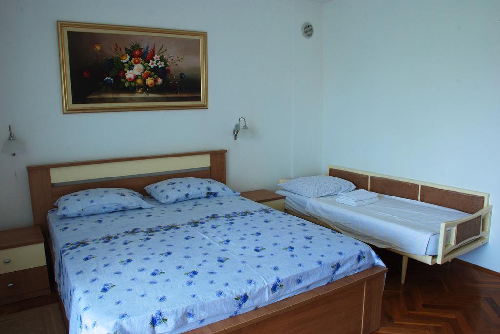Nada Apartments Пореч Екстериор снимка