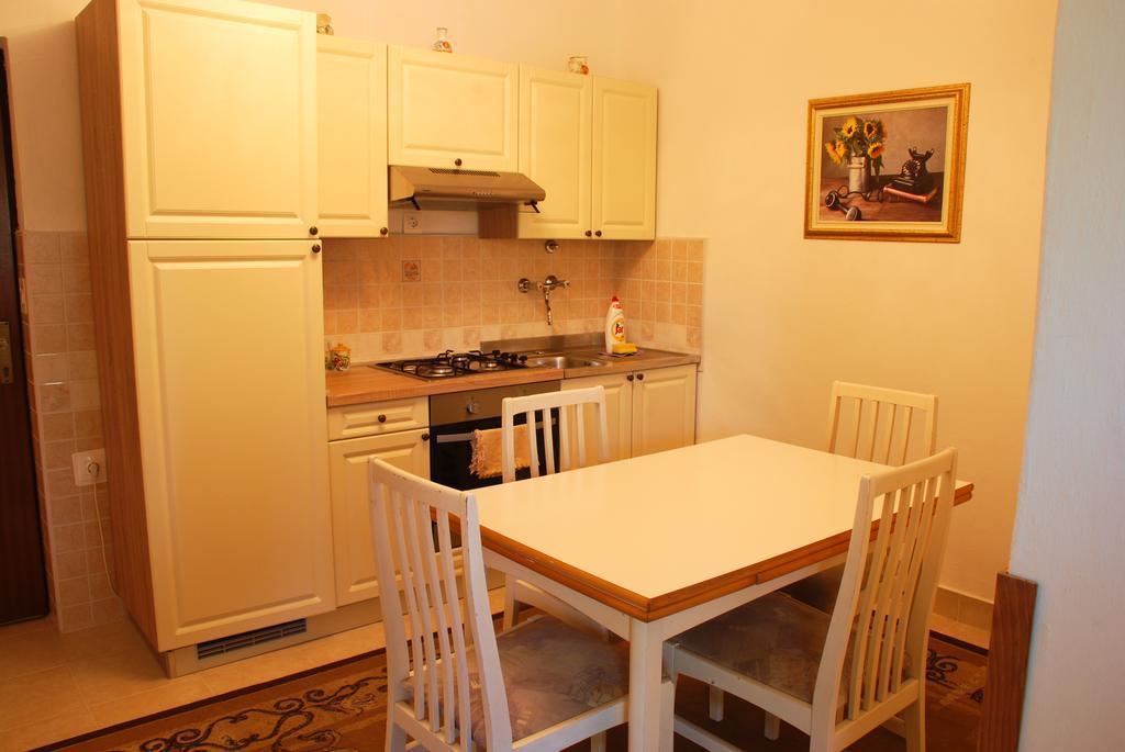 Nada Apartments Пореч Екстериор снимка